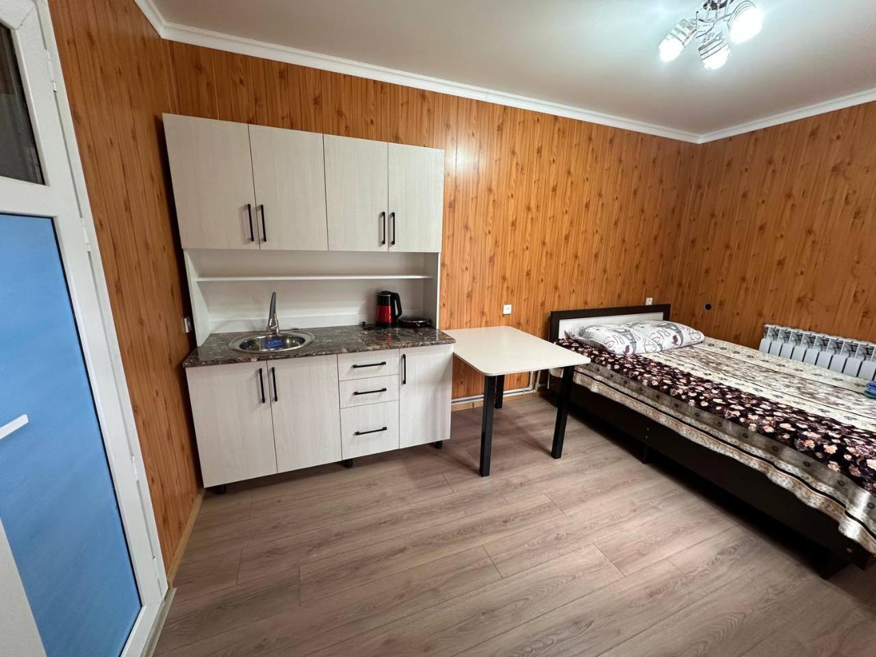 Bed and Breakfast Pamko Naryn Экстерьер фото