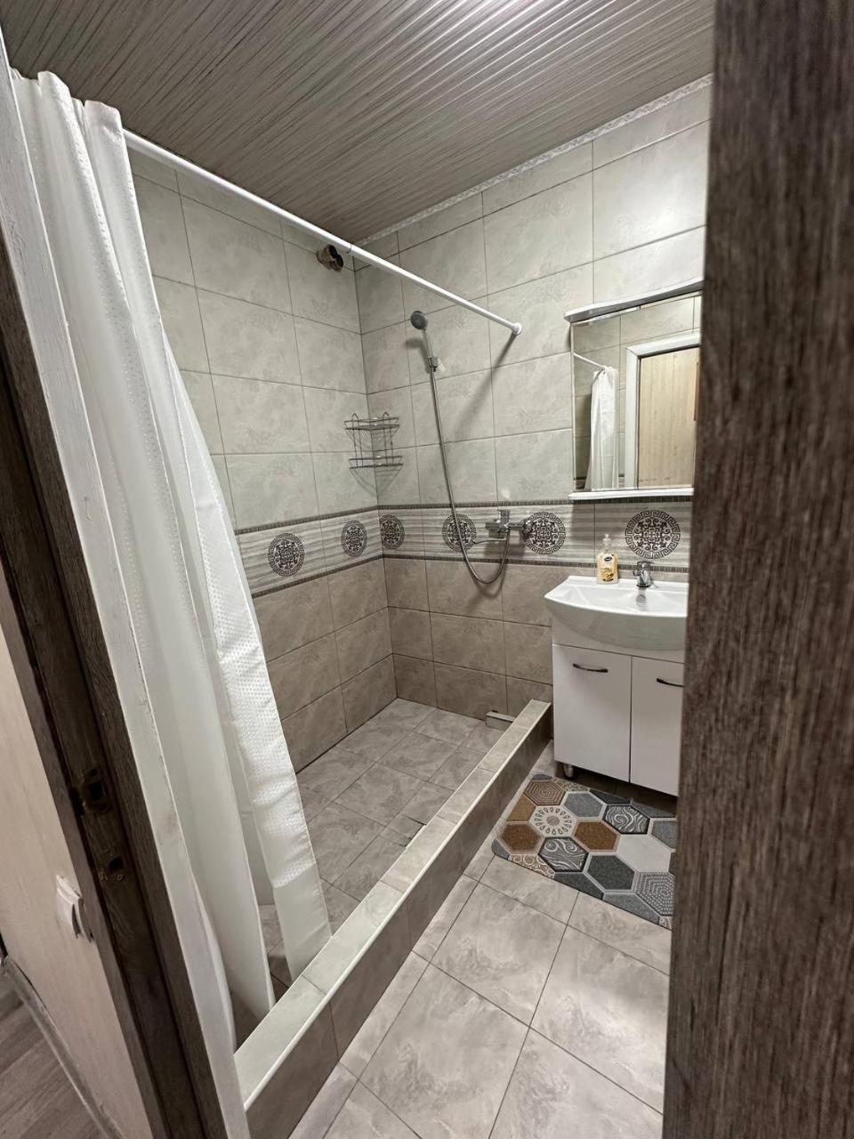 Bed and Breakfast Pamko Naryn Экстерьер фото