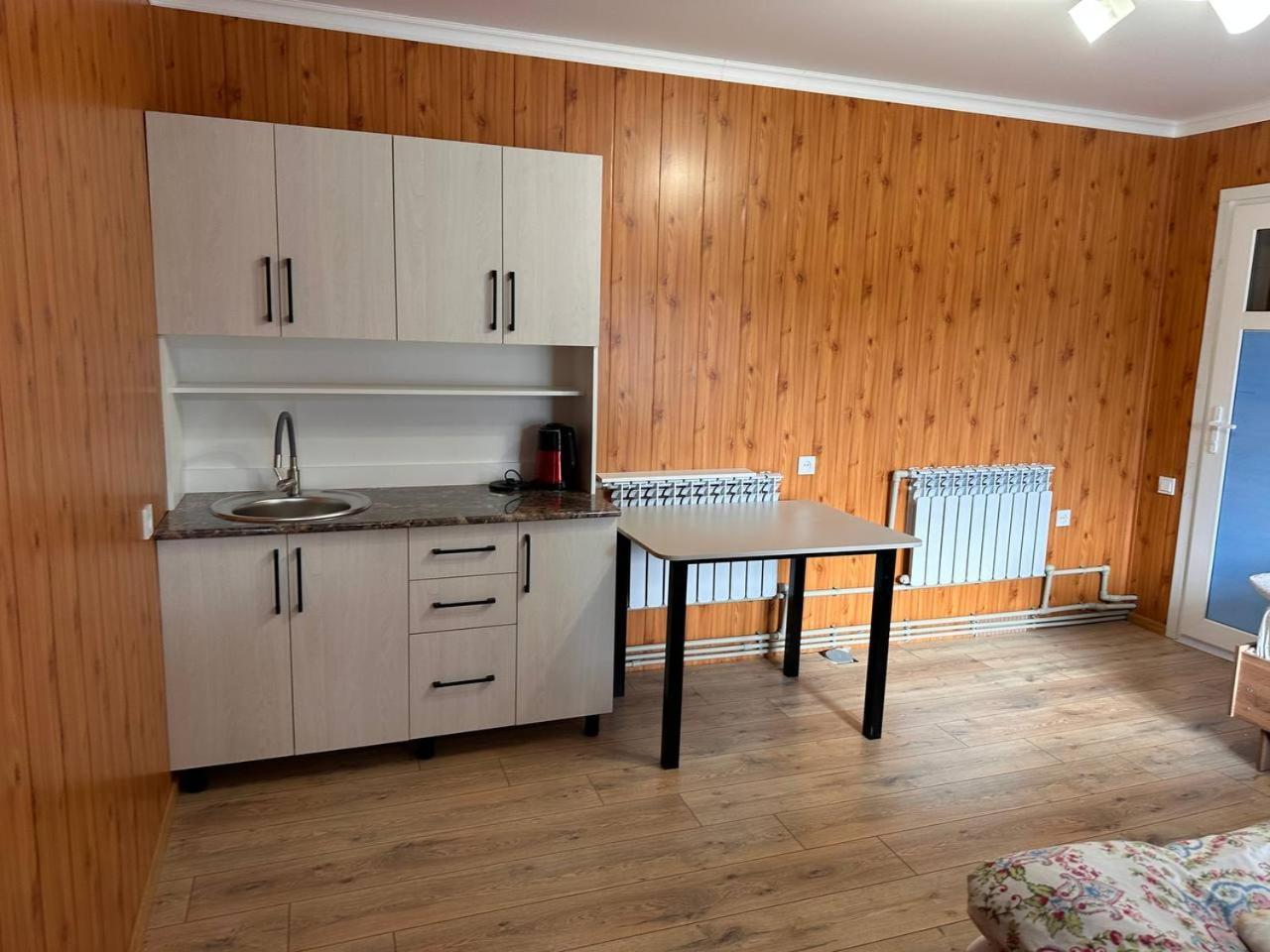 Bed and Breakfast Pamko Naryn Экстерьер фото